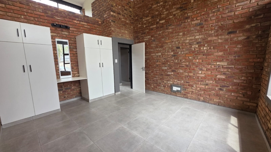 To Let 3 Bedroom Property for Rent in Flamwood North West